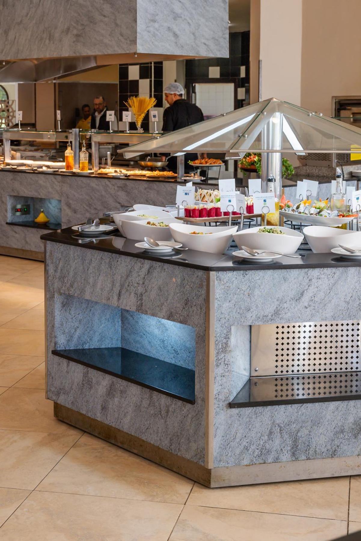 Tui Suneo Kenzi Europa Agadir Exterior foto A salad bar